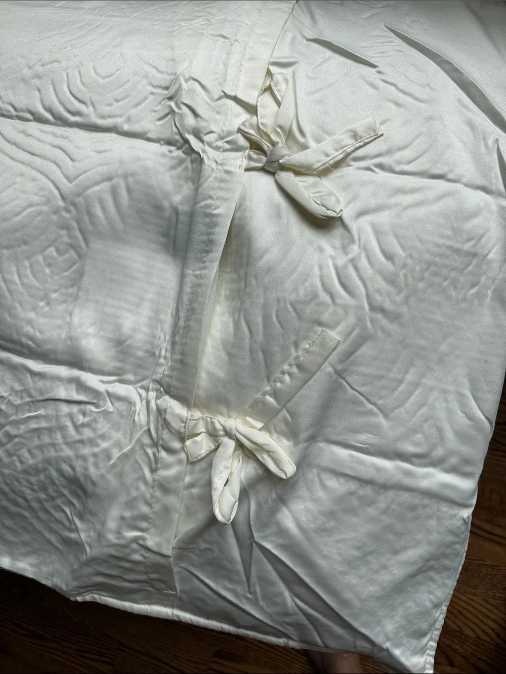 Pair of Cynthia Rowley Ivory Quilted Standard Shams - Asian Fan Stitch - New